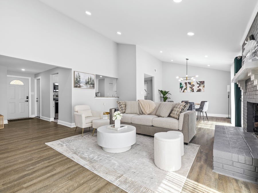 Family House, 3 Bedrooms, Non Smoking | Living room | 50-inch Smart TV with digital channels