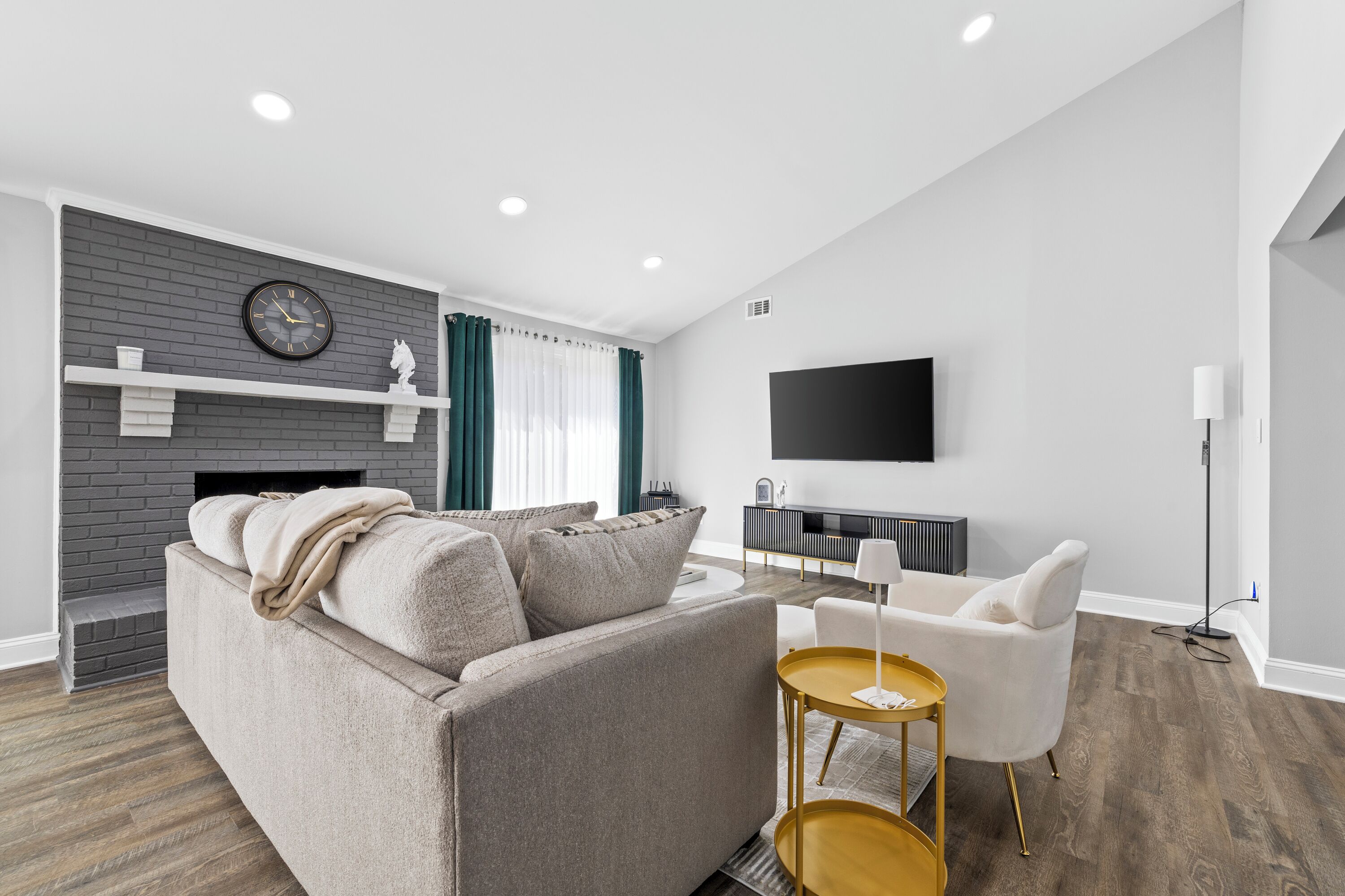 家庭單棟房屋, 3 間臥室, 非吸煙房 | 客廳 | 50 吋智能電視連數碼電視頻道