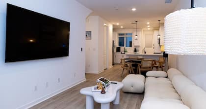 Modern Designer Stay Bright Chic Spacious