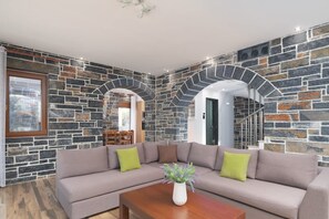 Villa | 4 bedrooms, Internet - Turtulli Castle Stone Villa 1 - Private Pool Oasis (Hersonissos)