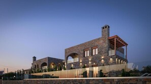 Villa | 4 bedrooms, Internet