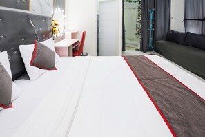 Deluxe Double Room | Free WiFi, bed sheets