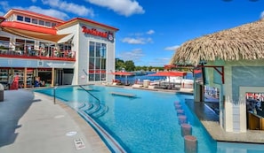Piscine extérieure