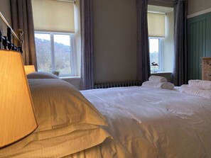 3 bedrooms, iron/ironing board, travel crib, WiFi