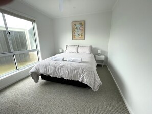 4 Schlafzimmer, Bügeleisen/Bügelbrett, WLAN, Bettwäsche