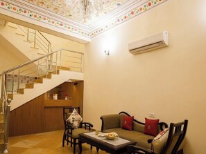 Maharaja Suite | In-room safe, desk, laptop workspace, free WiFi - SKK The Fern Jaisalmer (Jaisalmer)