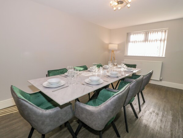 Dining - Bwthyn Y Mor (Talybont)