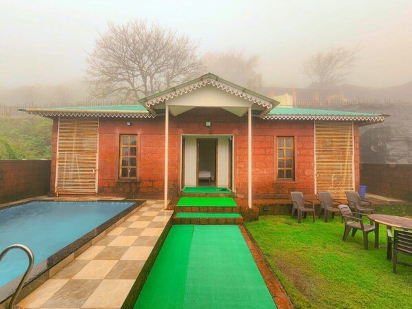 Deluxe Villa - Shiv Parvati Resort (Satara)