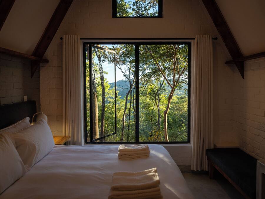 Deluxe huisje, uitzicht op bergen | 1 slaapkamer, een kluis op de kamer, een bureau, een laptopwerkplek