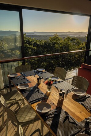 Restaurant - Miombo Mountain Lodge and Spa  (Christon Bank)