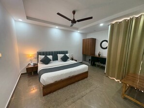 Superior Double Room, City View