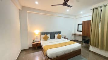 Blackout curtains, iron/ironing board, free WiFi