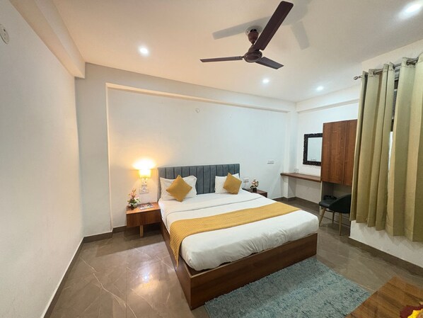 Blackout curtains, iron/ironing board, free WiFi