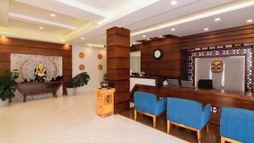Quầy tiếp tân