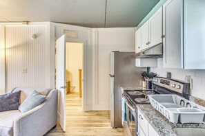 Apartment (1 Bedroom) | Interior - Steps to Sand: Remodeled North Myrtle Beach Condo! (North Myrtle Beach)