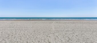 Steps to Sand: Remodeled North Myrtle Beach Condo!