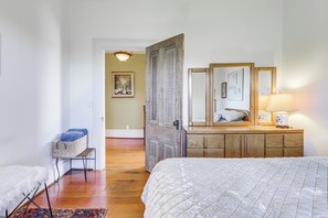 House (3 Bedrooms) | Interior - 7-acre Vineyard: Idyllic Farmhouse in Napa! (Napa)