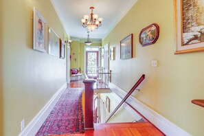 House (3 Bedrooms) | Interior - 7-acre Vineyard: Idyllic Farmhouse in Napa! (Napa)