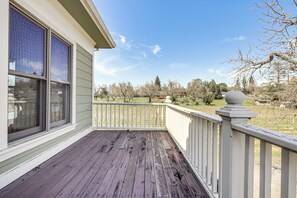 House (3 Bedrooms) | Interior - 7-acre Vineyard: Idyllic Farmhouse in Napa! (Napa)