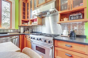 House (3 Bedrooms) | Interior - 7-acre Vineyard: Idyllic Farmhouse in Napa! (Napa)