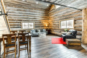 Interior - Perfect for Families: Custom-built Harrison Cabin! (Harrison)