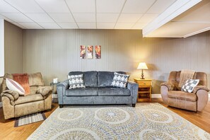 House (4 Bedrooms) | Interior