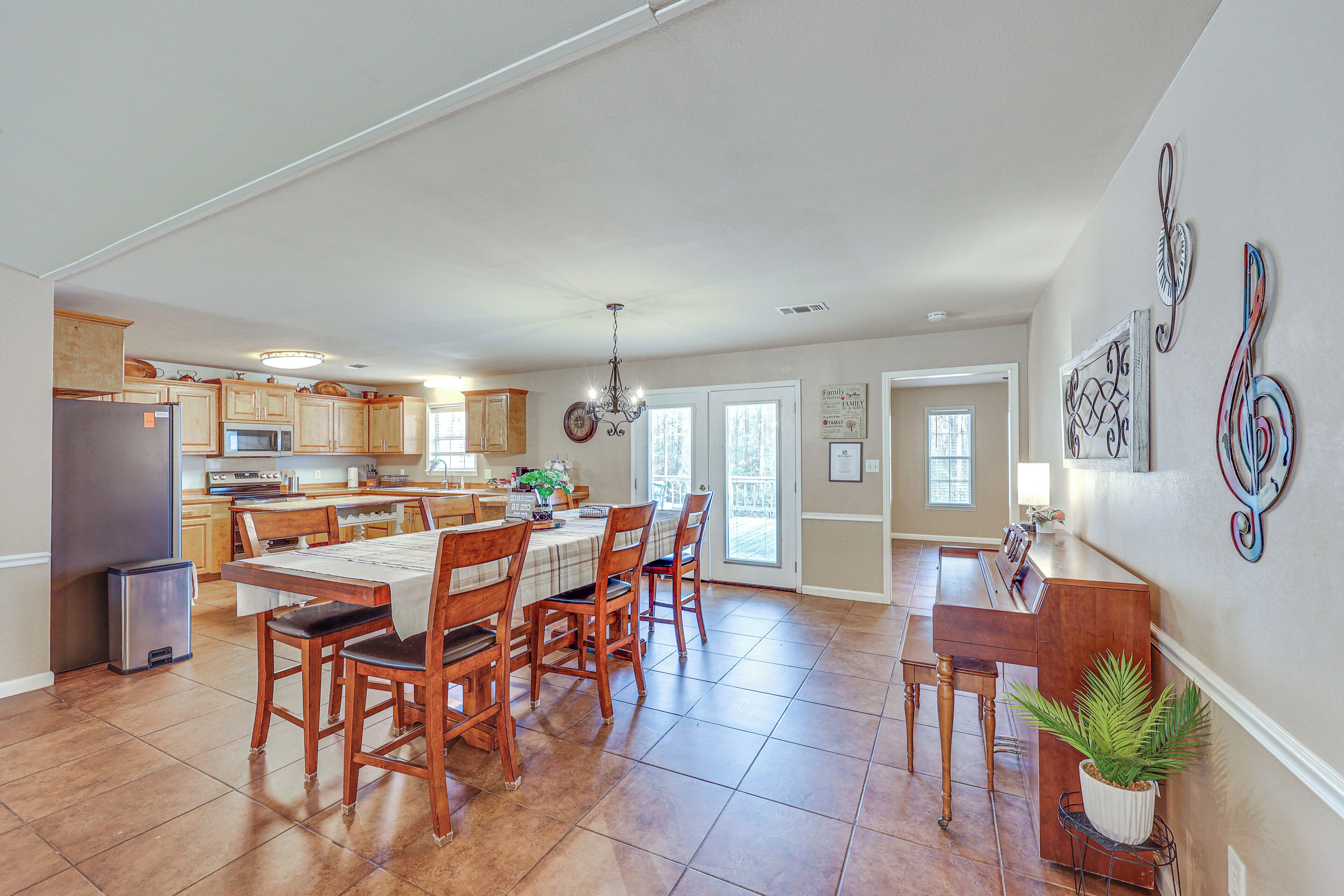 House (3 Bedrooms) | Interior