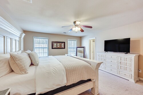 2 Mi to Downtown: Work & Play at El Dorado Getaway