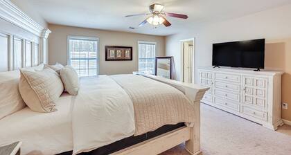 2 Mi to Downtown: Work & Play at El Dorado Getaway