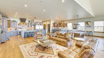 House (Multiple Bedrooms) | Front of property