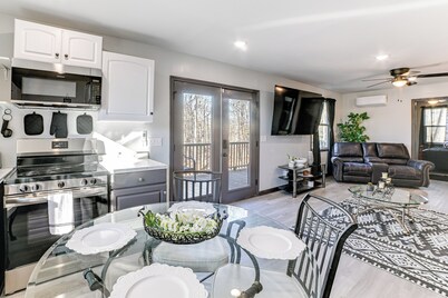 Kentucky Lake Retreat 4 Mi to Shore: Boat & Fish!