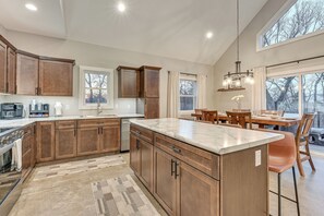House (2 Bedrooms) | Interior - Hot Tub, Water Access: Cabin Near Lake Red Rock! (Knoxville)