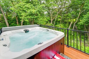 House (2 Bedrooms) | Interior - Hot Tub, Water Access: Cabin Near Lake Red Rock! (Knoxville)