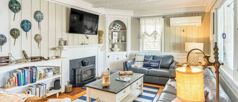 Cottage (2 Bedrooms) | Front of property