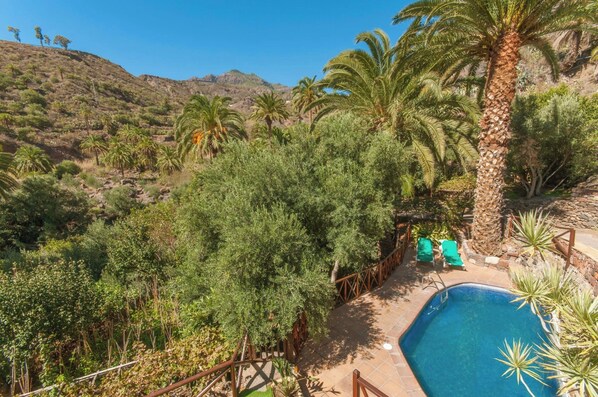 House | Pool