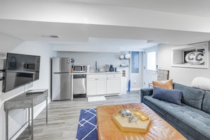 Apartment (1 Bedroom) | Interior - Walkable Location: Modern DC Apt w/ Yard Access! (Washington)