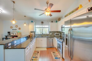 House (3 Bedrooms) | Interior