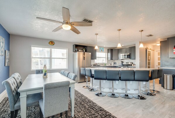 House (3 Bedrooms) | Interior