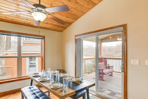 6 Mi to Dtwn Pella: Riverfront Cabin w/ Game Room!