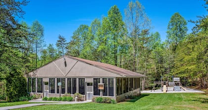 Sleeps 4-mountain Views-indoor Pool Sauna