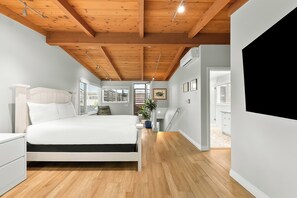 3 bedrooms, Internet, bed sheets - Avalon Beach Retreat (San Diego)