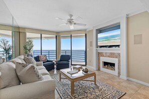 Smart TV, offices, printers - ☀️Ebb Tide 806-Oceanfront with Fabulous Views-Pool+Hot Tub☀️ (New Smyrna Beach)