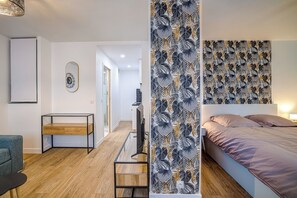 1 bedroom, free WiFi, bed sheets - Center of ANTIBES and 5 min from the beach, cozy new 30 m² T1 bis with air conditioning (Antibes)