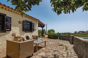 House | Balcony - House in Vega de San Mateo With Pool & Views (Vega de San Mateo)