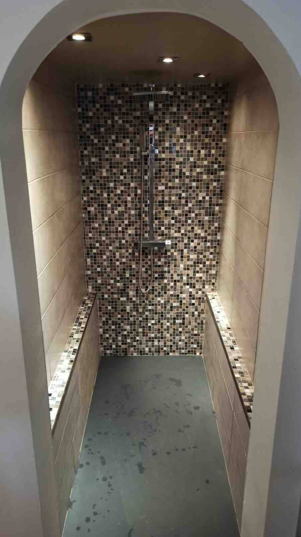 Douche, papier toilette