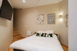 1 habitación, tabla de planchar con plancha, wifi y ropa de cama