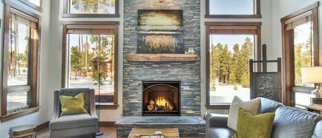 Smart TV, fireplace, DVD player