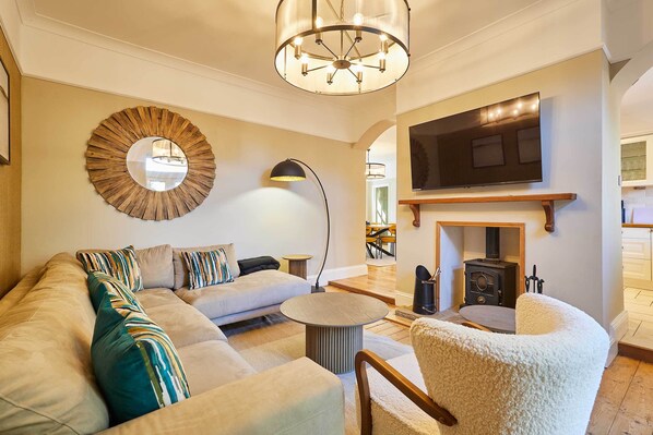 TV, fireplace, offices