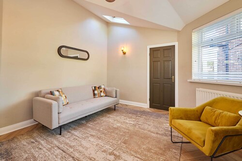 Host & Stay | Louvaine House