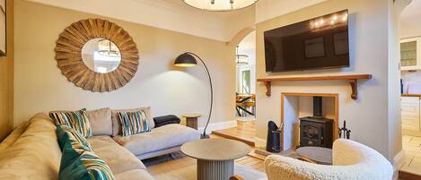 TV, fireplace, offices